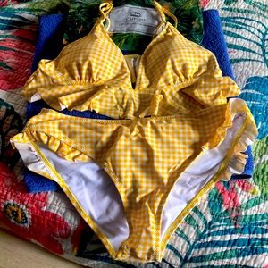 NWT Cupshe yellow and white gingham bikini
